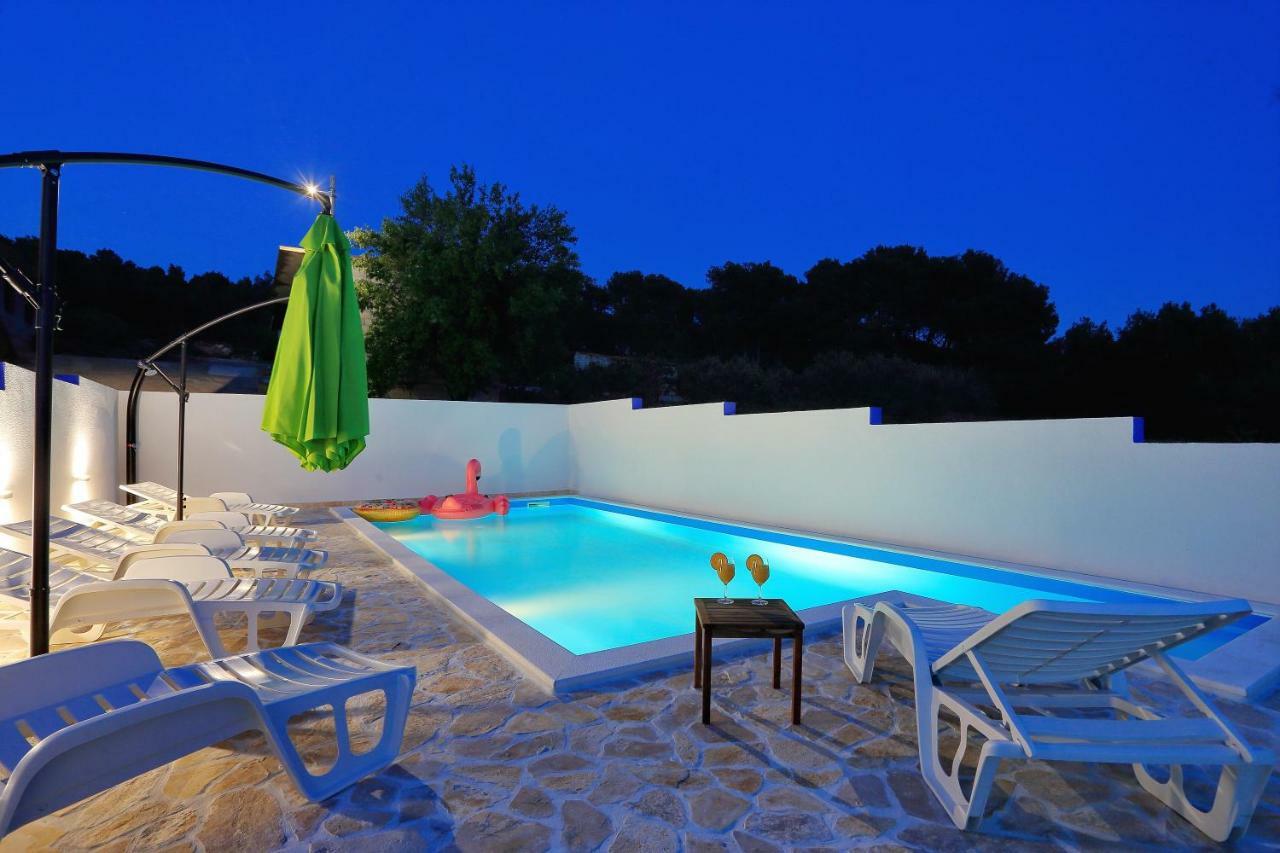 Apartment And Pool Nika Bibinje Eksteriør billede